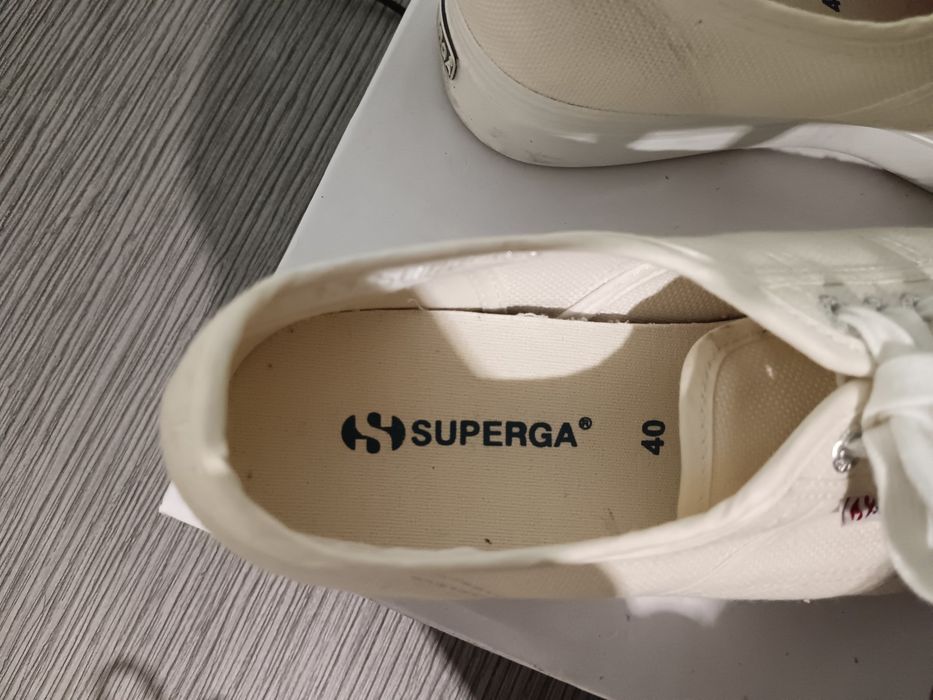 Продавам запазени обувки