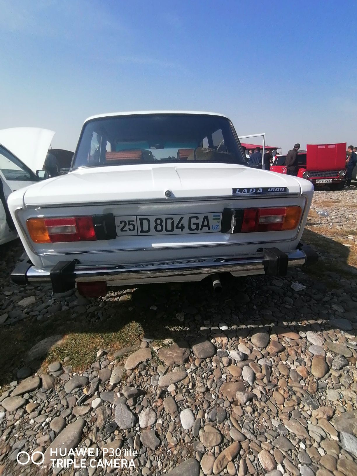 Lada 2106 sotiladi