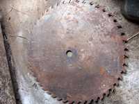 Vănd Panza circular de tăiat lemne
aiat lemne 550 gaura axului 30 este