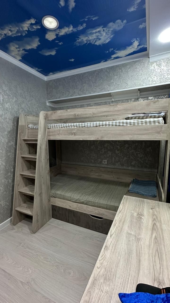 Продам двухъярусную кровать