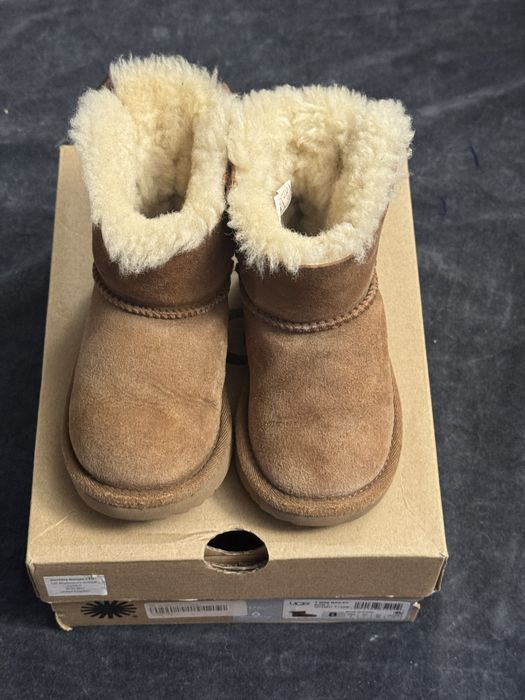 Vand cizme ugg mini bailey bow marime 25