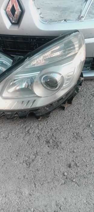 Броня и фарове за рено