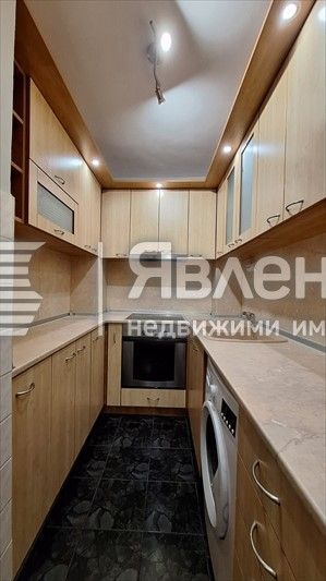 Двустаен слънчев и просторен апартамент в квартал Аспарухово