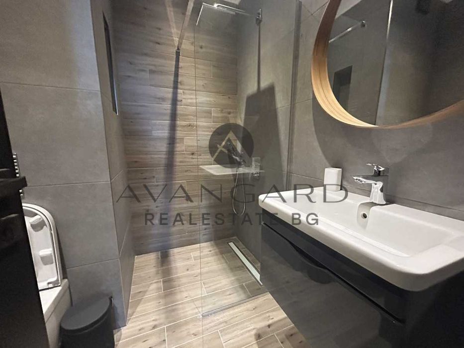 Продава се Четиристаен апартамент в Пловдив, Христо Смирненски - 194 кв.м за 1495 €/кв.м - Снимка #9