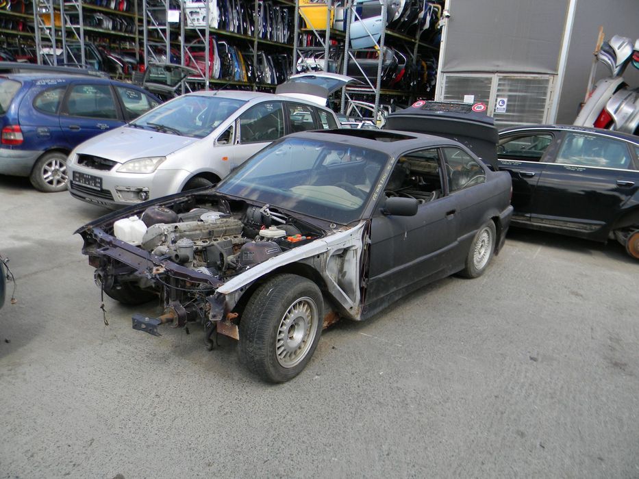 Dezmembrari  BMW 3 (E36)  1990  > 2000 320 i Benzina