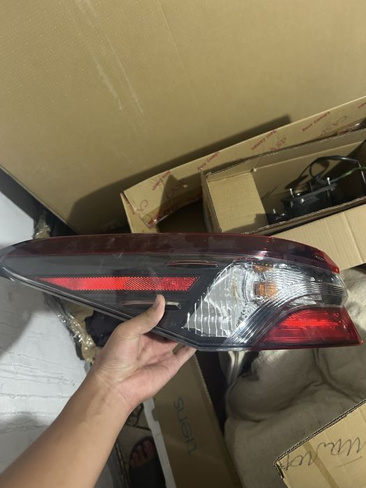 Задний левый фонарь полный комлект Black Edition на Camry 70,75