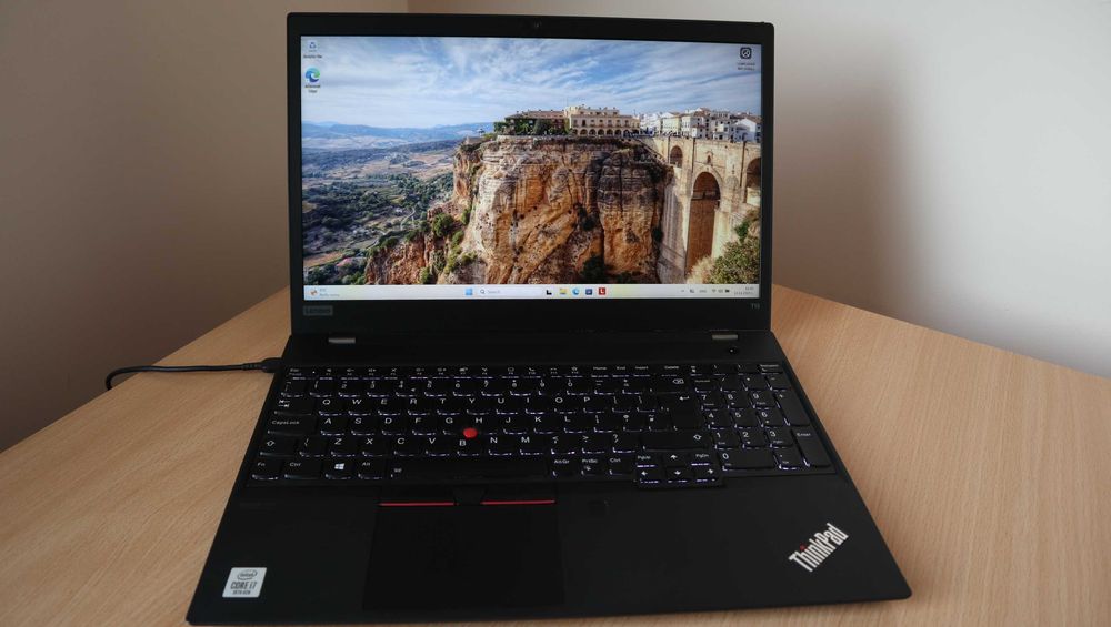 Lenovo ThinkPad T15 Nvidia MX330 IPS 15,6"/i7 10510U/512GB NVMe /32GB
