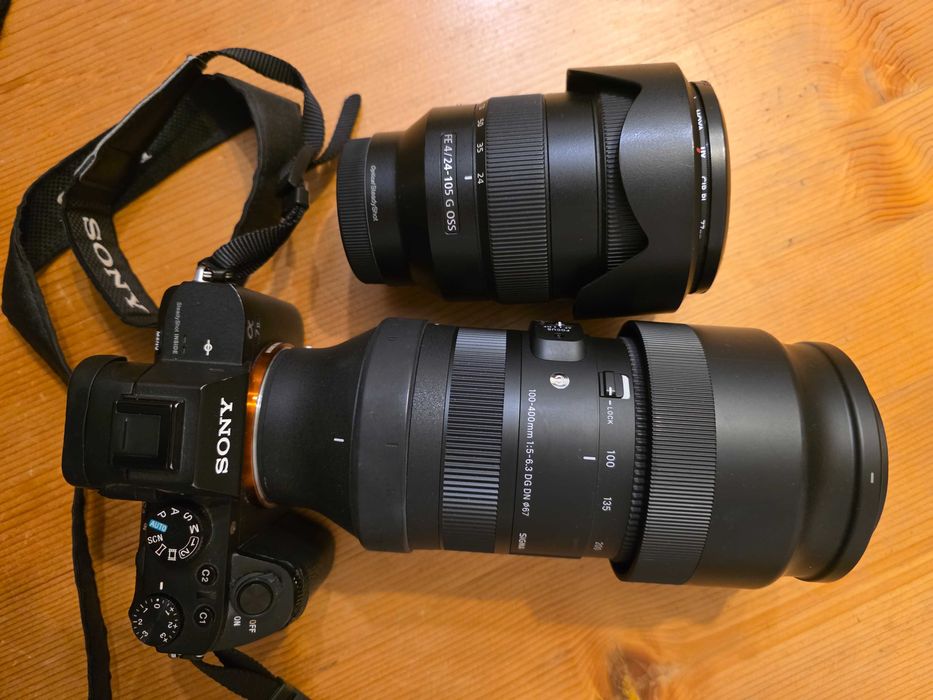 Sony A7II с обективи Sony FE 24-105mm и Sigma 100-400mm, статив