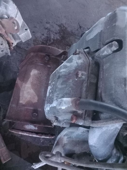 motor tractoras tuns iarba