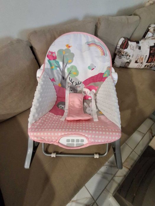 Шезлонг за бебе с мелодии и вибрация