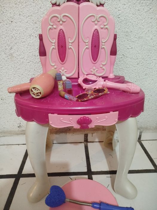 Детска тоалетка плюс подарък