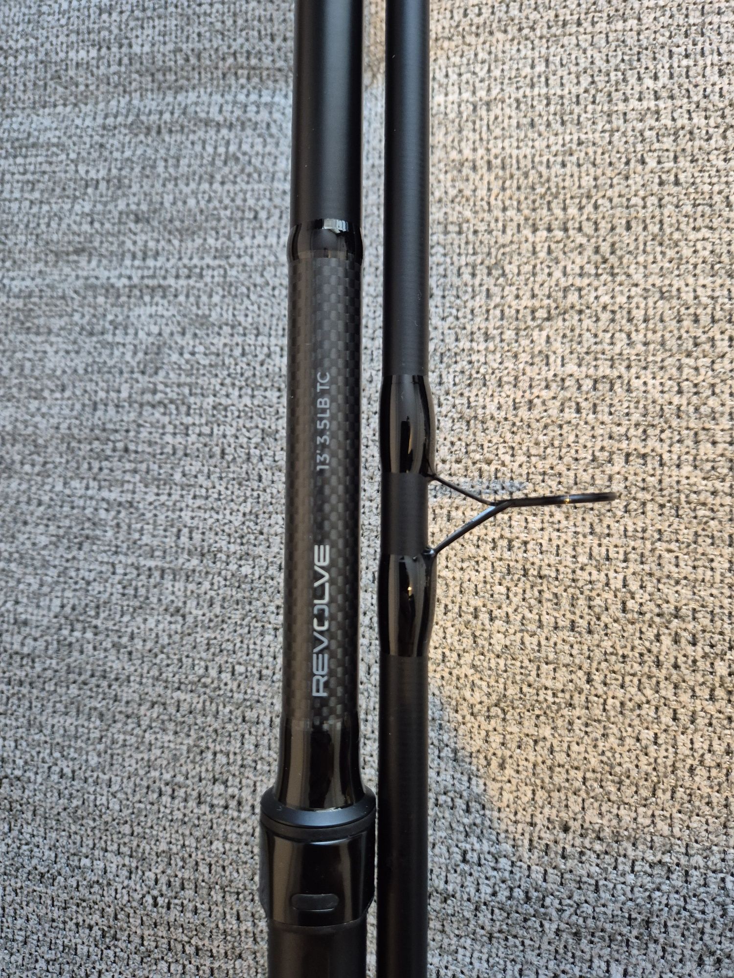 Vând 4 lansete crap Avid Revolve 13FT 3,5 LB