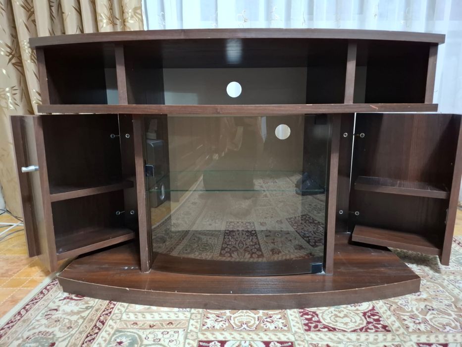 Тумба под телевизор / ТВ-столик