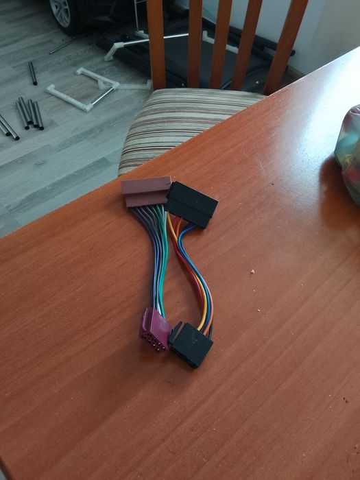 Vând tot pe o 100 de lei