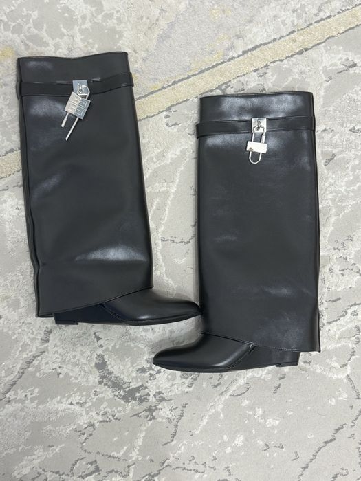 Женские сапоги под живанши