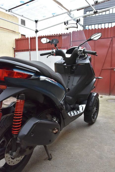 Piaggio MP3 300 HPE Sport - Octombrie 2022 - Cat. B + piese de rezerva