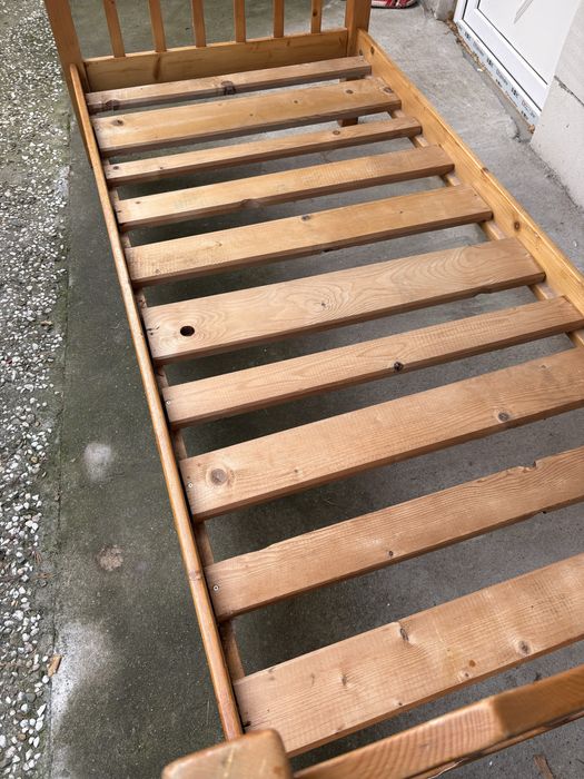 Vand pat de o persoana