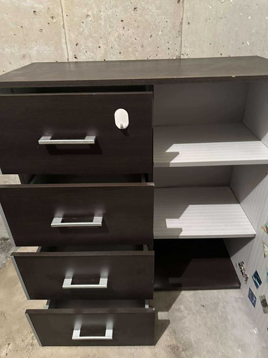 Шкаф в отлично състояние