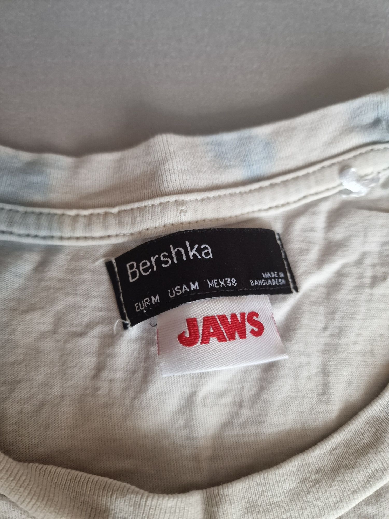 Tricou bershka jaws