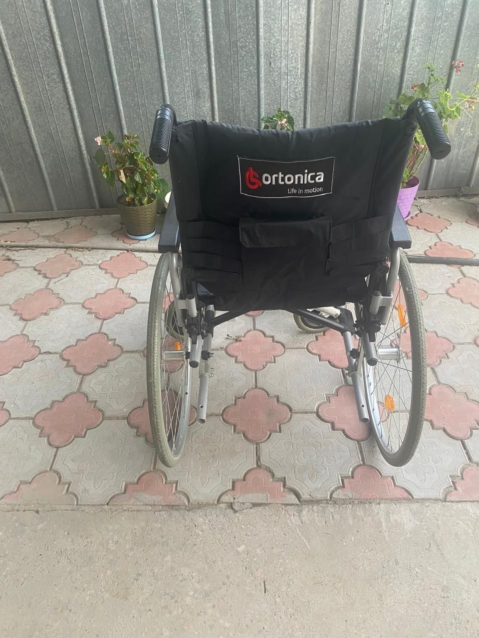 Продам инвалидную коляску