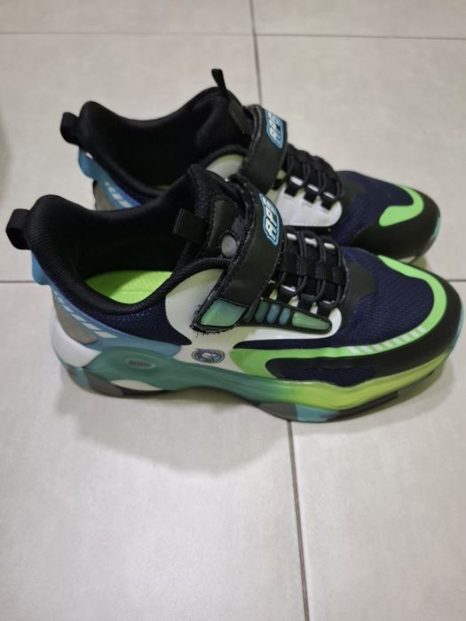 Маратонки на Анди студио