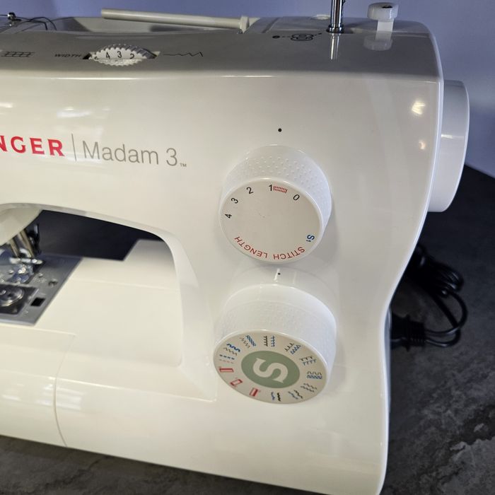 Amanet F28: Masna de cusut Singer Madam 3  (N)