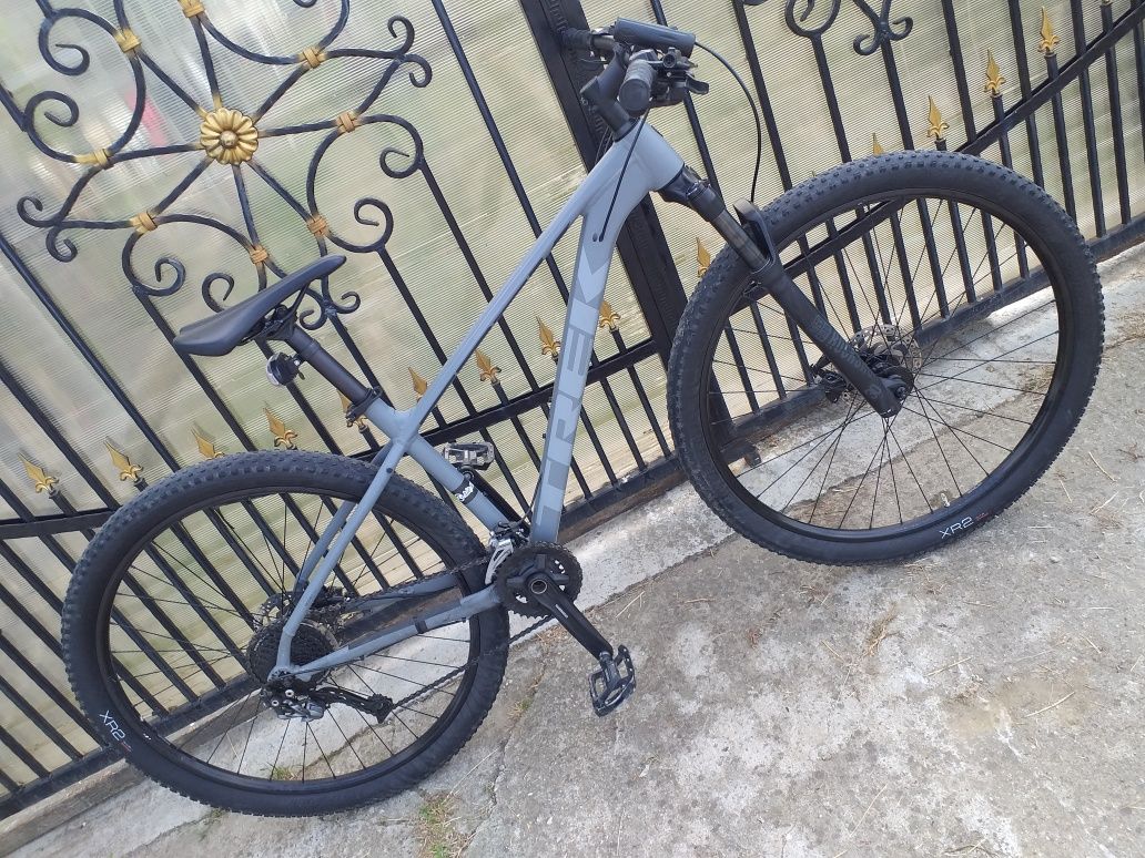 Vând Bicicletă TREK xcaliber7 (Urgent) mărime L/XL