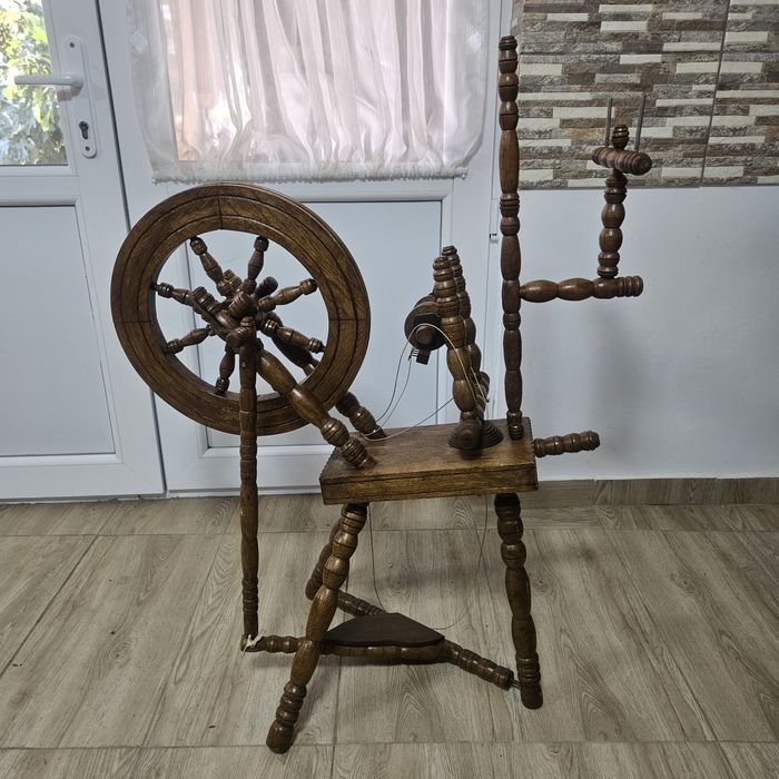 Roată de tors vintage