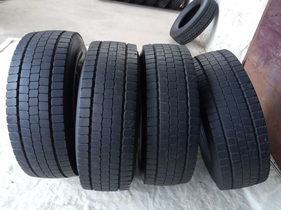 4 тежкотоварни гуми задна шарка 305/70 R19.5 Dunlop SP444 148/145M M+S