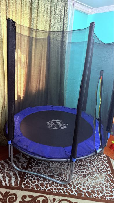 Продаются почти новый батут