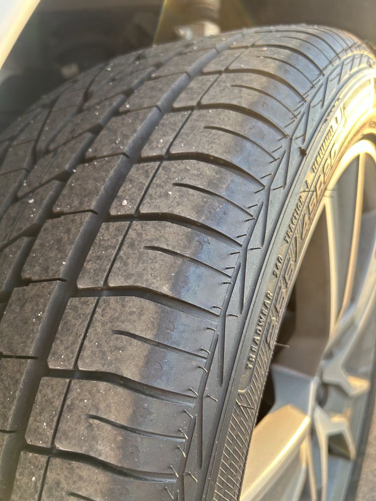 нови гуми  Goodyear