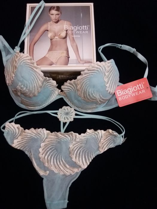 Бюстгальтер пушап,стринги Laura Biagiotti,Италия.Люксовый комплект.