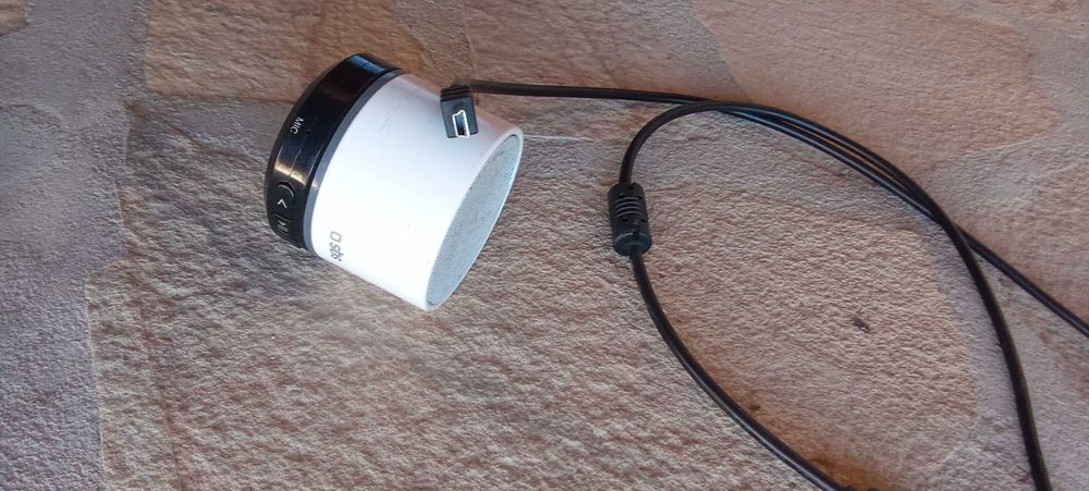 Bluetooth колонка SBS + USB зарядно – работеща