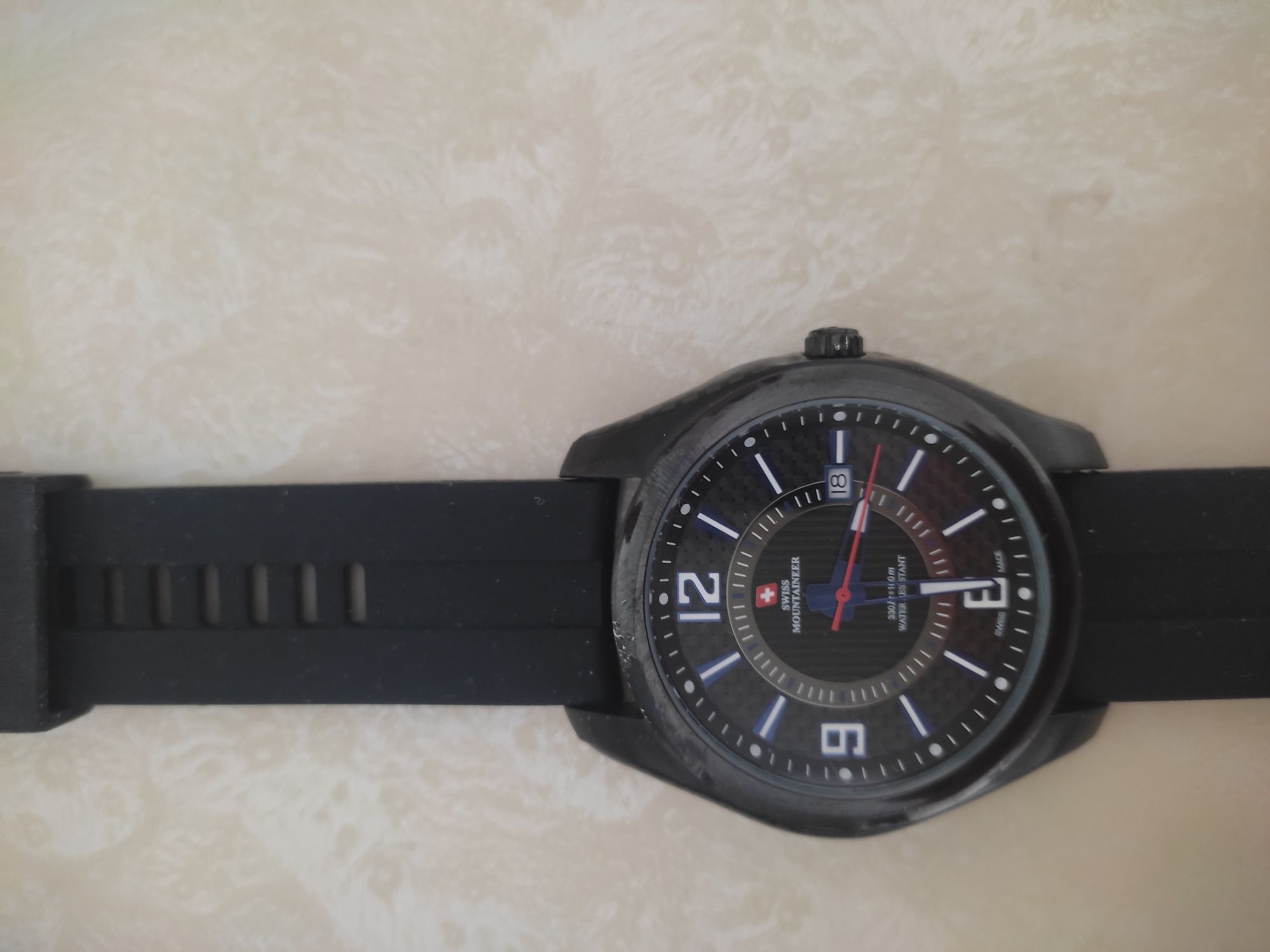 Продам швейцарские часы Swiss Mountineer