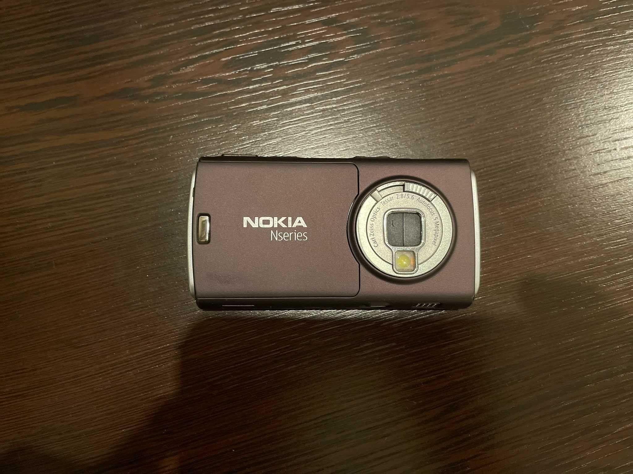 Nokia N95 8GB + Зарядно