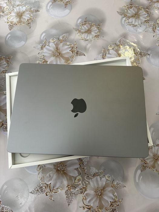 Macbook Air 13,6 M2, Идеал 16/256Gb.