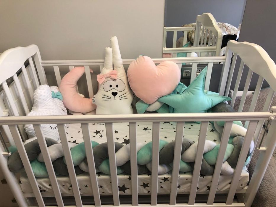 Манеж детский с маятником