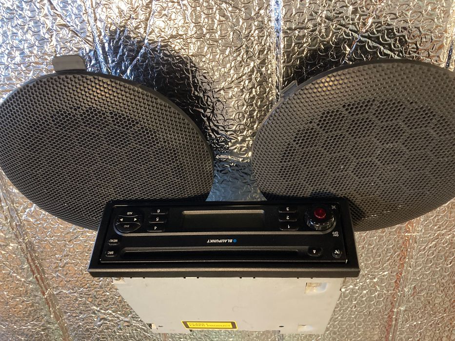 RADIO CD/PLAYER  Blaupunkt + 2 boxe