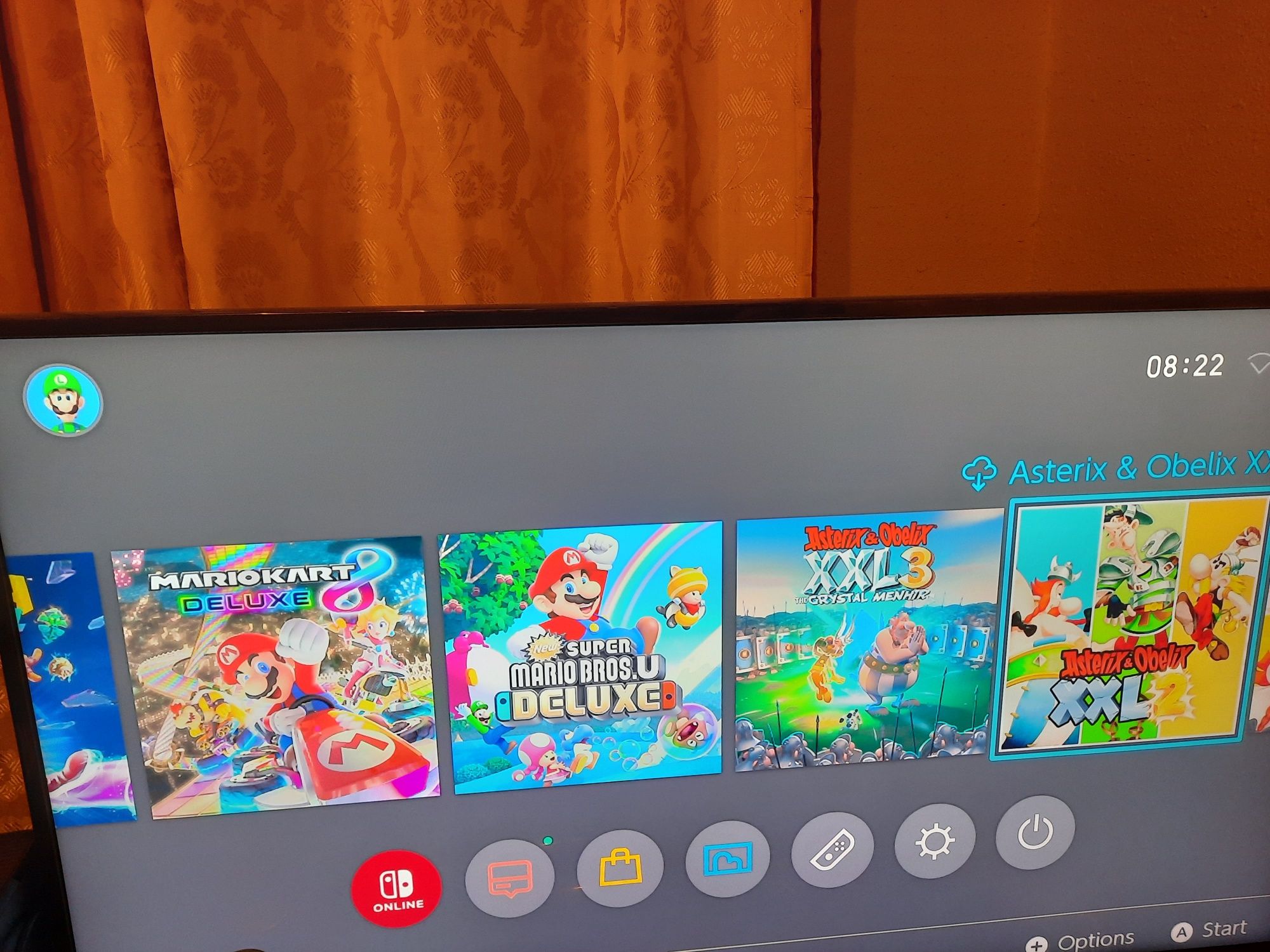 Vand nintendo switch modat cu cip card de 256 gb consola este la cutie