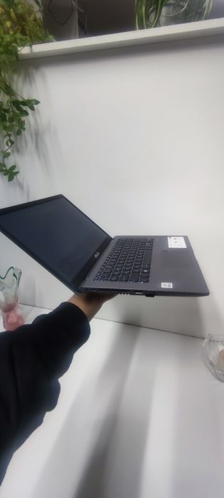Asus x409f core i3, ssd + hdd, 12гб озу