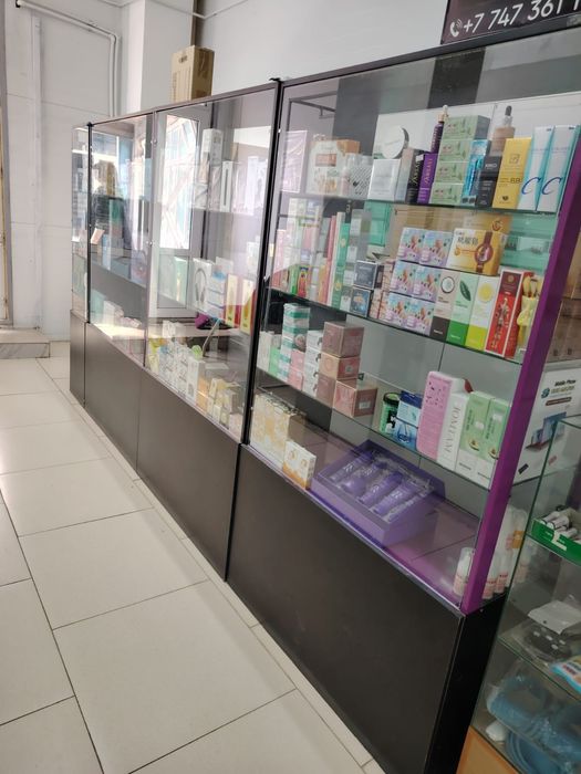 Срочно продам витрины
