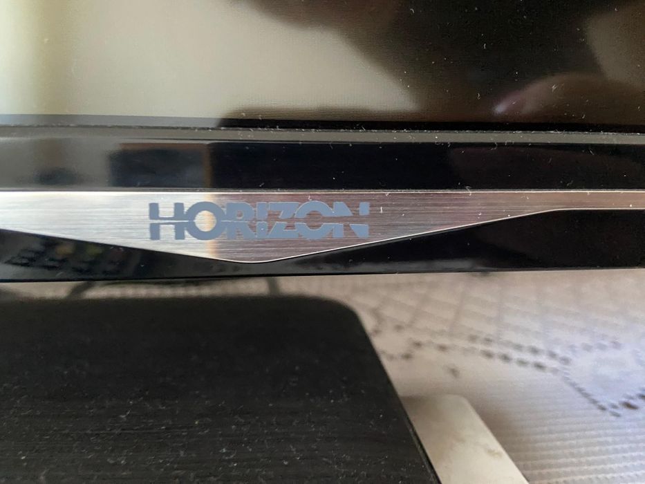 Vând televizor 4K Horizon 109 cm