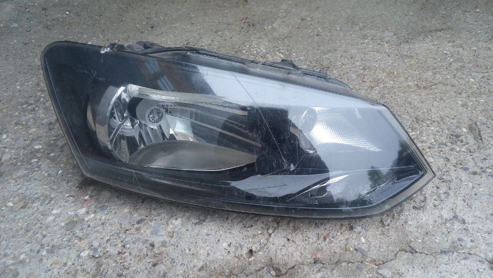 Десен фар Vw Polo 6R 6R1 Фолксваген Поло ( фарове )
