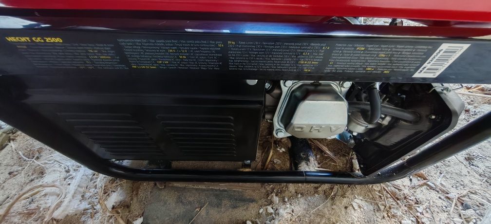 Генератор с 1.5г. гаранция 2200W