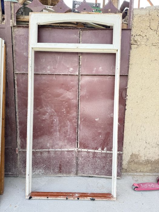 Eshiklar sotiladi B/u holati yaxshi 150mingdan 200 mingacha kelishamiz