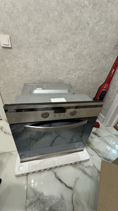 Продам духовку встроенную