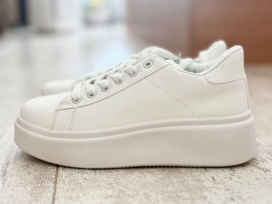 Дамски бели кецове еко кожа