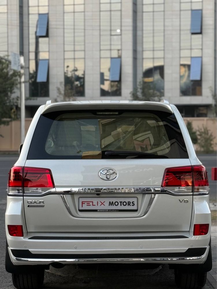 Toyota Land Cruiser 200