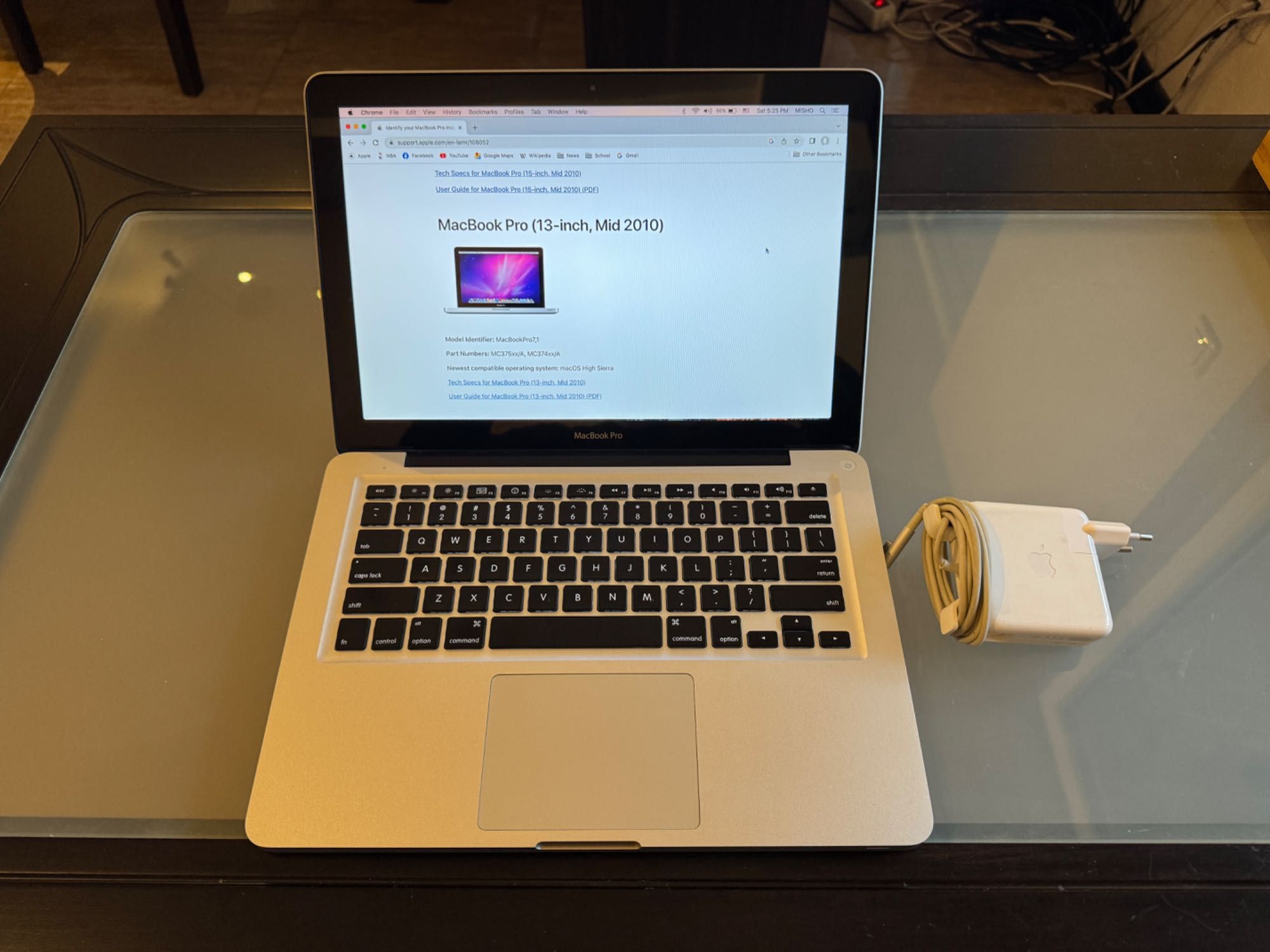 Apple MacBook Pro 13" Mid-2010 с нова батерия и SSD + RAM upgrade