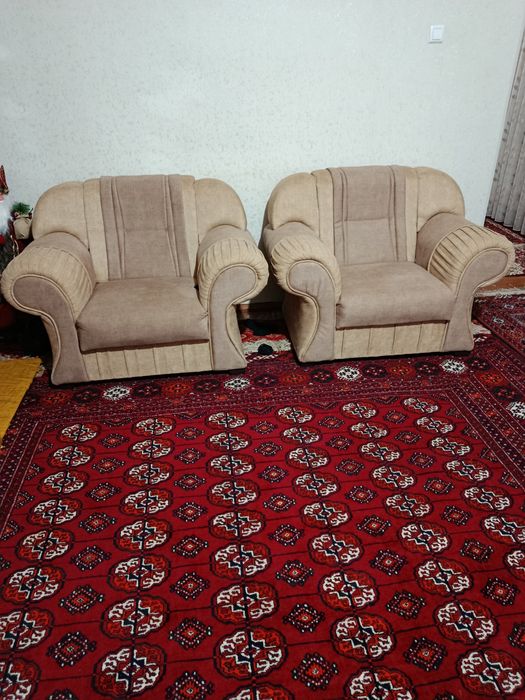 Срочно продам диван и кресло